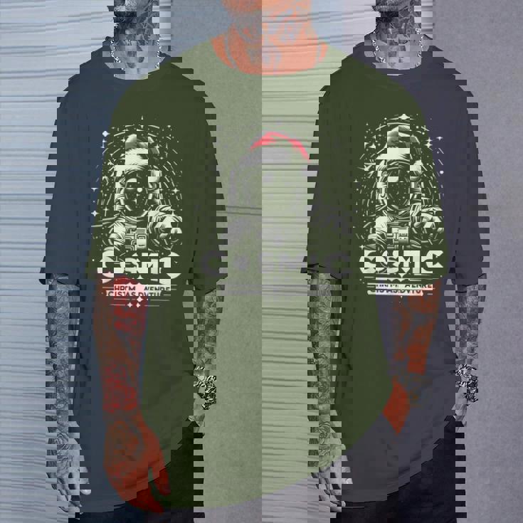 Cosmic Christmas Adventure ヴィンテージ宇宙飛行士サンタスペース Tシャツ 彼への贈り物