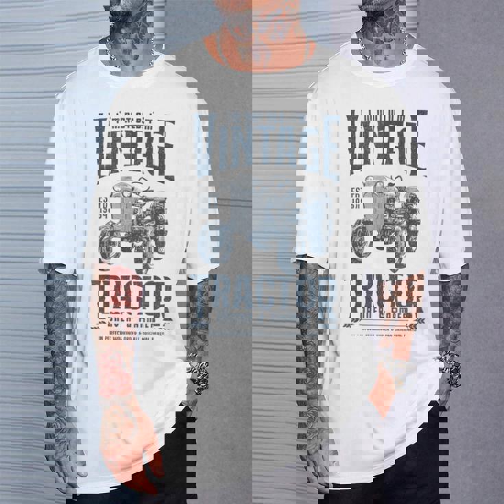 1984 年生まれのビンテージ トラクター ファーマーの誕生日 Tシャツ 彼への贈り物