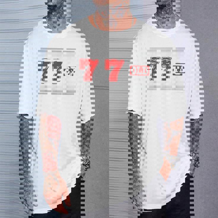 77 歳 喜寿 77歳 77才 お祝い 男性 女性 喜寿祝い 父 母 きじゅ 誕生日 スロット パチスロ Tシャツ 彼への贈り物