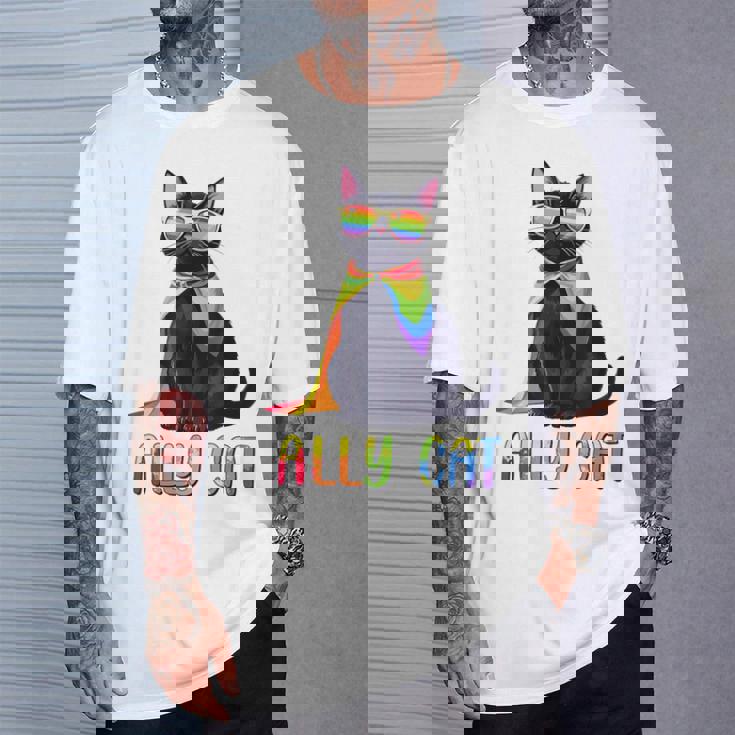 Ally Cat Lgbtゲイプライド月間2025レインボー平等権 Tシャツ 彼への贈り物