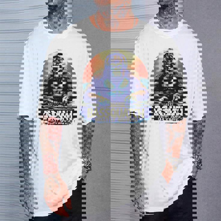 Bassquatch 音楽愛好家のためのサスカッチdjデザイン Tシャツ 彼への贈り物