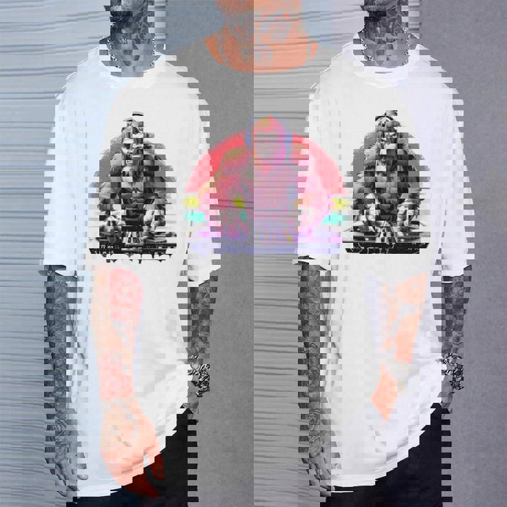 Bassquatch 音楽愛好家のためのサスカッチdjデザイン 長袖tシャツ Tシャツ 彼への贈り物