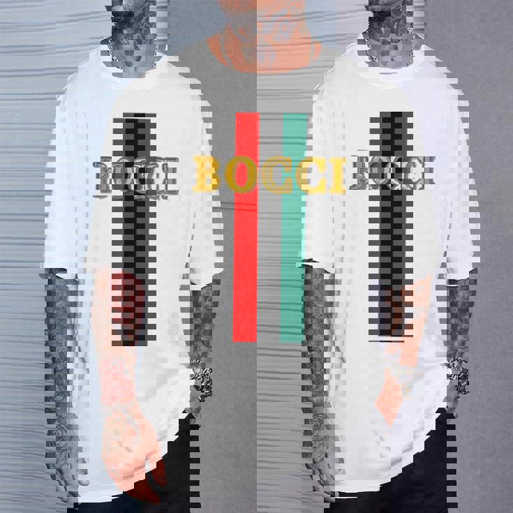 Bocci ぼっち《フェイクゴールド ロゴ》緑 赤 ライン【変なデザイン屋さん】陰キャ オタク ブランド パロディ 面白 長袖tシャツ Tシャツ 彼への贈り物