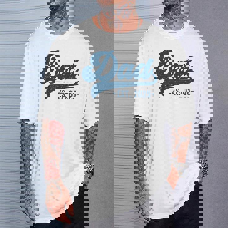 Dad Est 2025 Dad To Be New Dad Tシャツ 彼への贈り物