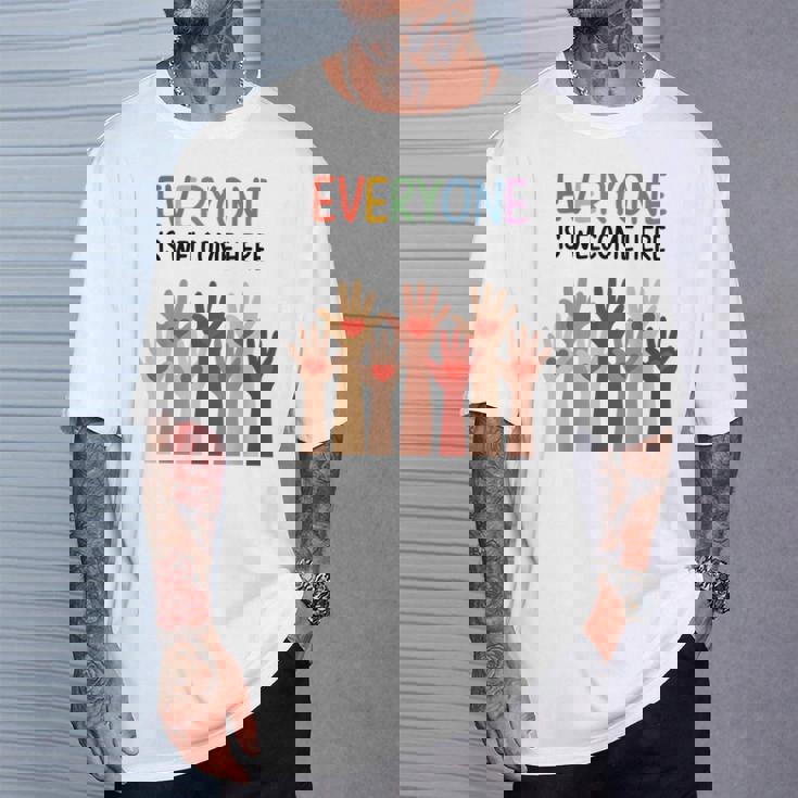 Everyone Is Welcome Here アイダホ 教師 男性 女性 キッズ Tシャツ 彼への贈り物