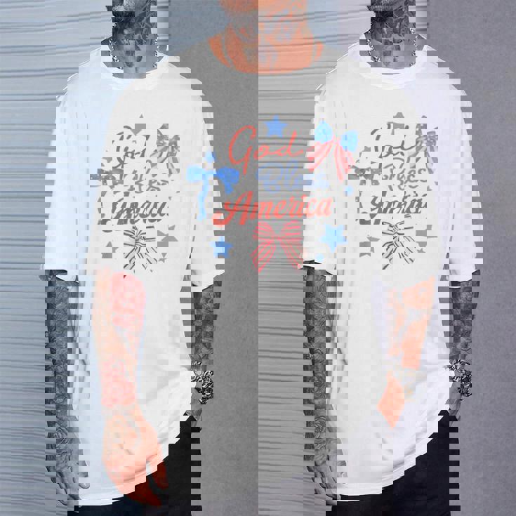 God Bless America コケットボウ 7月4日 キリスト教の愛国心 Tシャツ 彼への贈り物