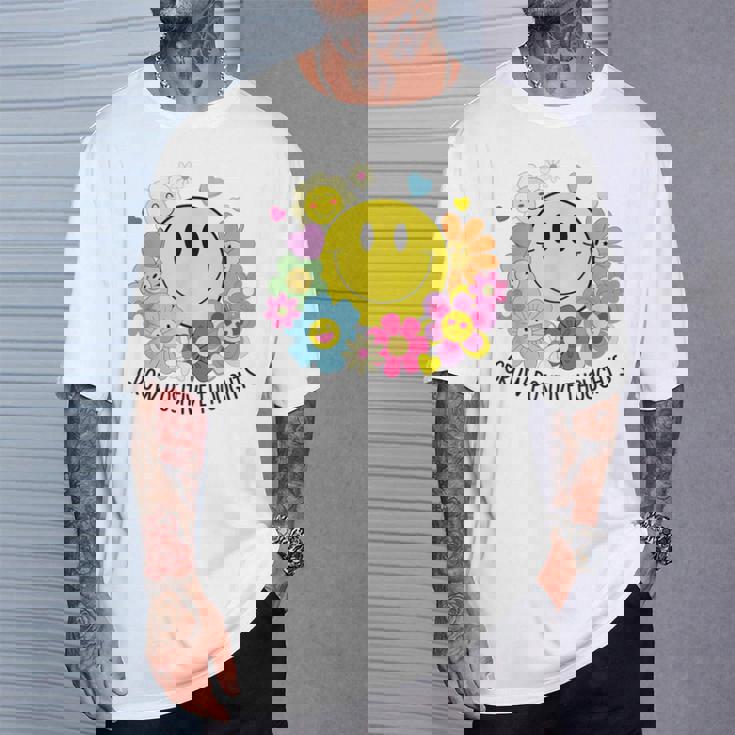 Grow Positive Thoughts イエロー スマイルフェイス 花 キッズ 女の子 Tシャツ 彼への贈り物