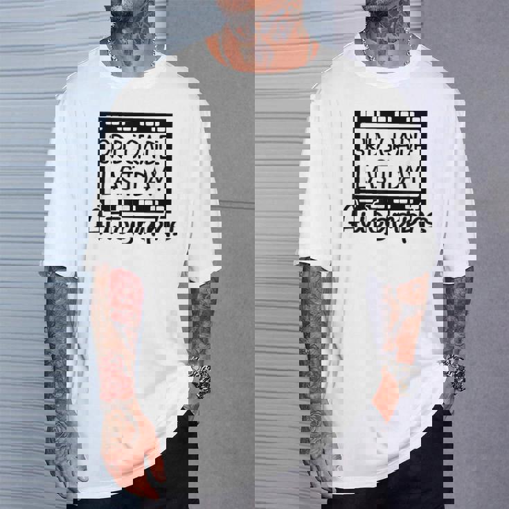 Last Day サイン入り 卒業 3年生 記念品 Tシャツ 彼への贈り物