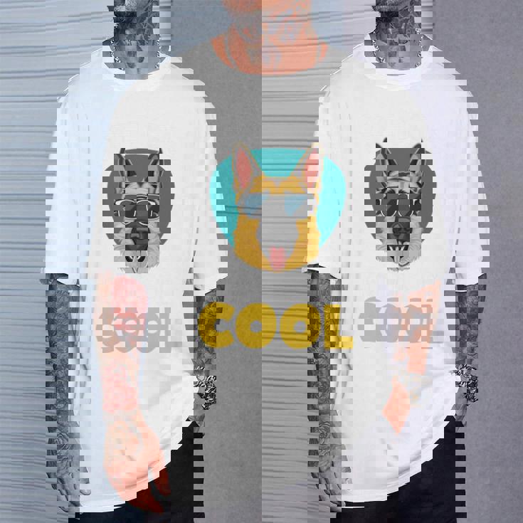 My Dog Thinks I'm Cool サングラス ジャーマンシェパード ドッグオーナー 長袖tシャツ Tシャツ 彼への贈り物