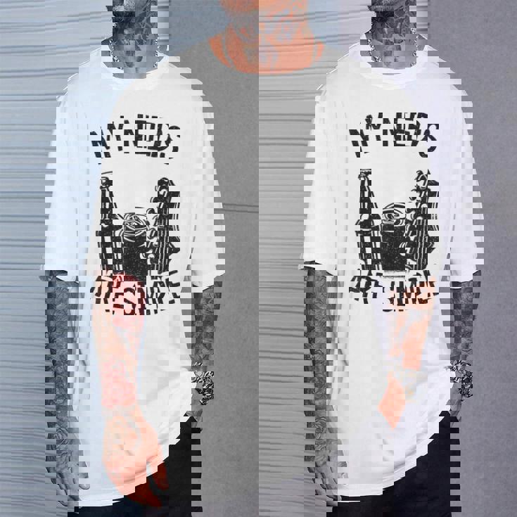 My Needs Areimple Guitars ビール愛好家 ギタリストギター Tシャツ 彼への贈り物