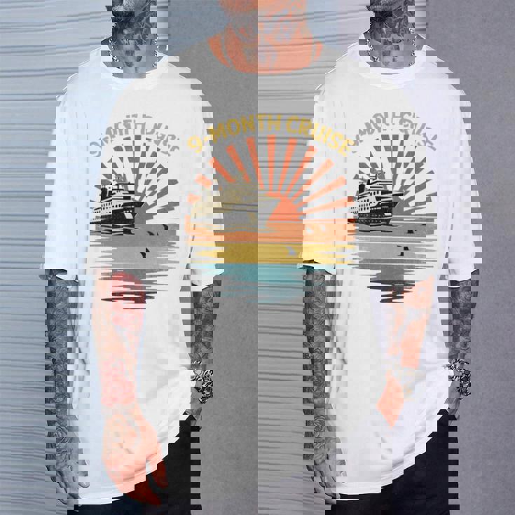 Nine Month Cruisehipunset Withharks In Ocean 長袖tシャツ Tシャツ 彼への贈り物