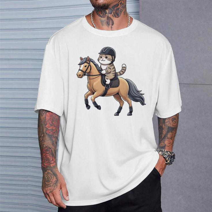 Niños Montar A Caballo Con Un Gato Es Amor Por El Caballo Camiseta unisex Regalos para él