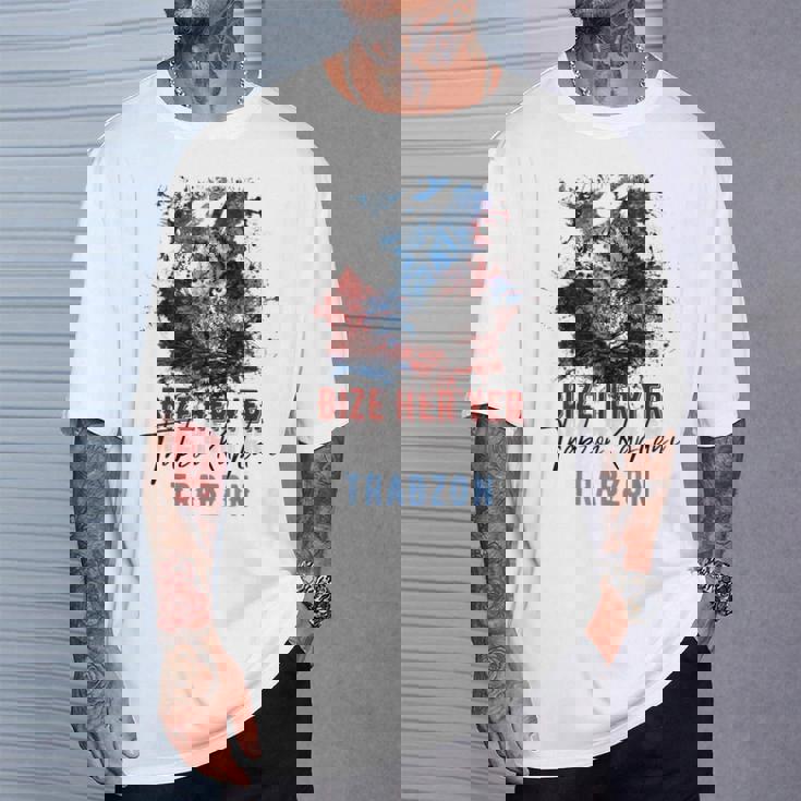 Trabzon 61 Bize Her Yer Trabzon ホワイトエディション Tシャツ 彼への贈り物