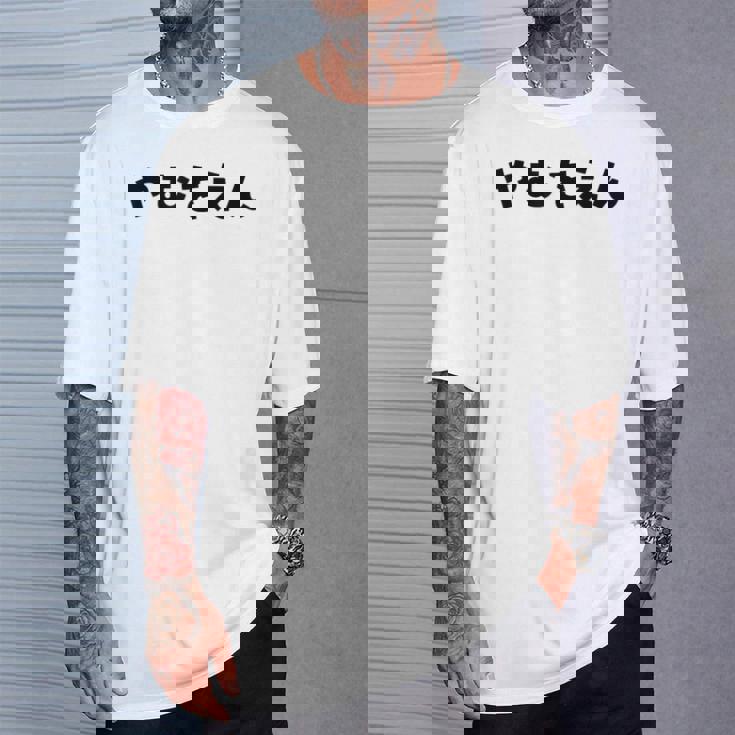 『やむをえん』 やむを得ない やむをえない やむを得ず 仕方がない 文字 おもしろ 面白い 仕事ネタ ギャグ 名言 Tシャツ 彼への贈り物