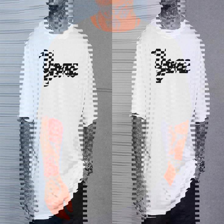 【Yome】嫁 よめ シンプル おしゃれ ローマ字 夫婦お揃い 結婚祝い カップル ペアルック おもしろ ペア Tシャツ 彼への贈り物