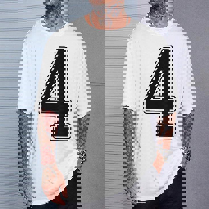 【バックプリント・背中側】4 数字 背番号 ユニフォーム ナンバー【ブラック／黒の文字】スポーツ 野球 サッカー 部活 Tシャツ 彼への贈り物