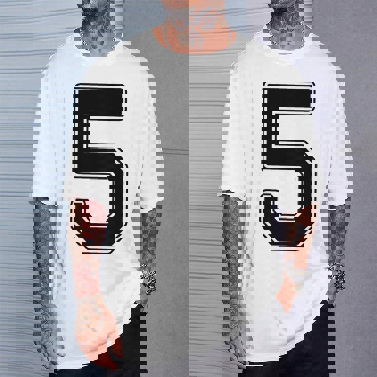 【バックプリント・背中側】5 数字 背番号 ユニフォーム ナンバー【ブラック／黒の文字】スポーツ 野球 サッカー 部活 Tシャツ 彼への贈り物