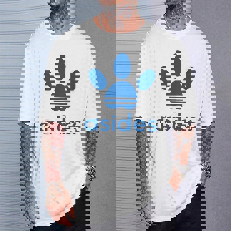 【バックプリント・背中側】Asides アシデス 足です。肉球です。【変なtシャツ屋】スポーツ ブランド パロディ 面白 Tシャツ 彼への贈り物