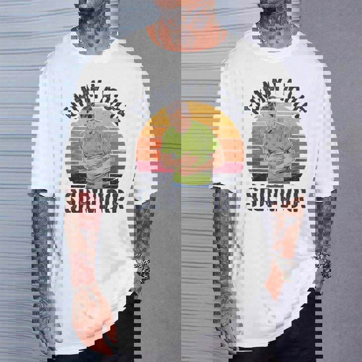 おなかが痛い Tシャツ 彼への贈り物