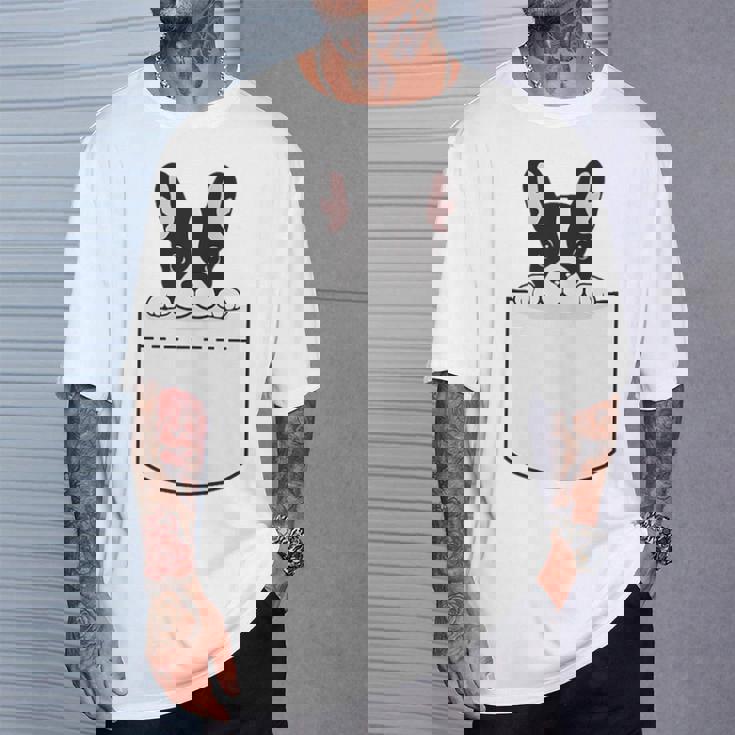 かわいいフレンチブルドッグポケット：いじめっ子の飼い犬とフレンチブルドッグの恋人 Tシャツ 彼への贈り物