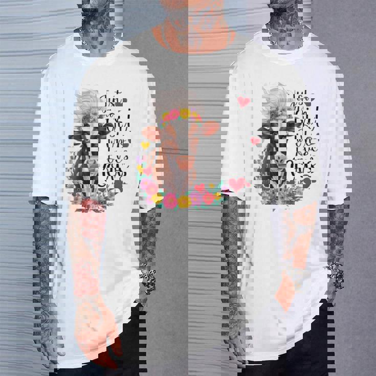 かわいい牛 ただの牛を愛する少女 長袖tシャツ Tシャツ 彼への贈り物