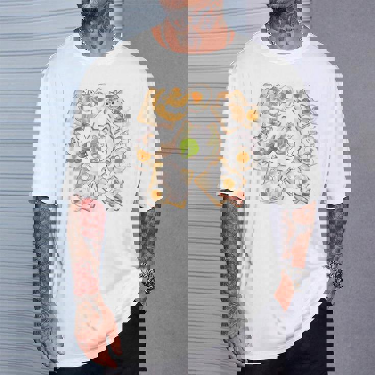 かわいい猫のパンおかしな猫と卵好き。 Tシャツ 彼への贈り物