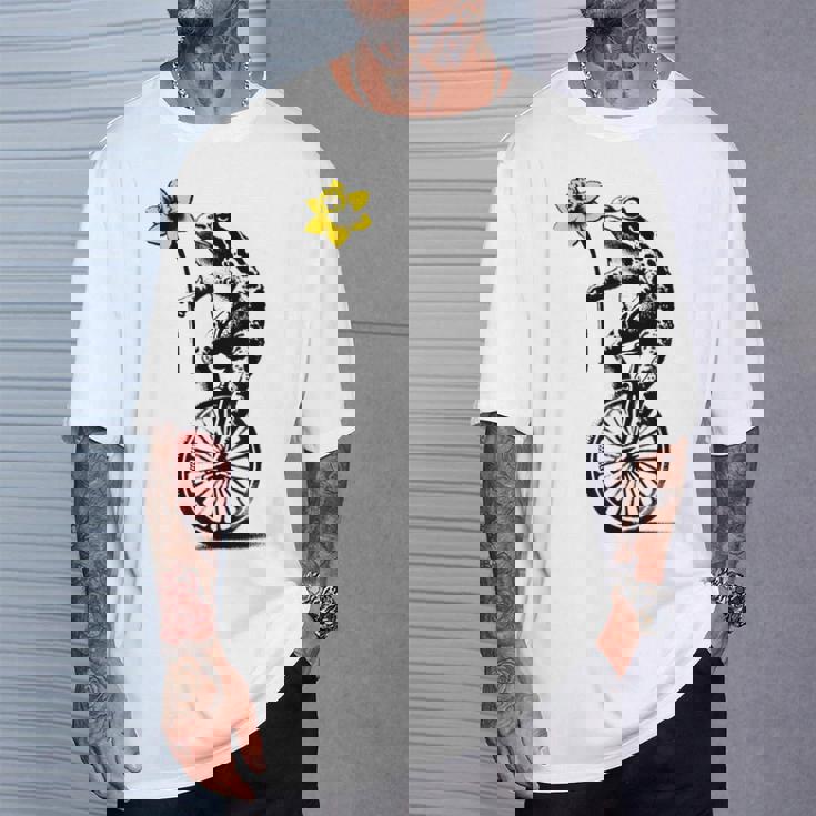 かわいい面白いカエルの一輪車 Tシャツ 彼への贈り物