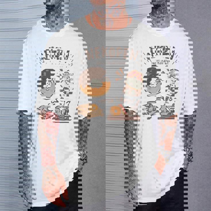 ねこぺん日和 ドーナツ Tシャツ 彼への贈り物