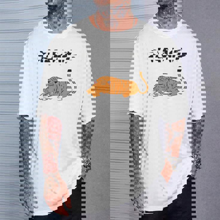 ねむタイガー ネタ ダジャレ おやじギャグ お笑い ギャグ ダジャレ好き ツッコミ 虎 動物好き おもしろ Tシャツ 彼への贈り物