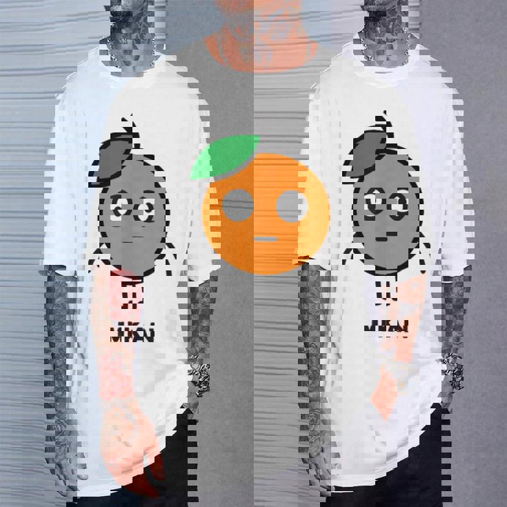 みかん Mikan 顔 イラスト かわいい おもしろ 面白い 簡単 シンプル ゆるい 果物 Tシャツ 彼への贈り物