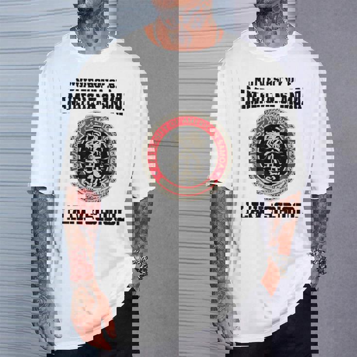 アメリカサモア大学ロースクール。 Tシャツ 彼への贈り物