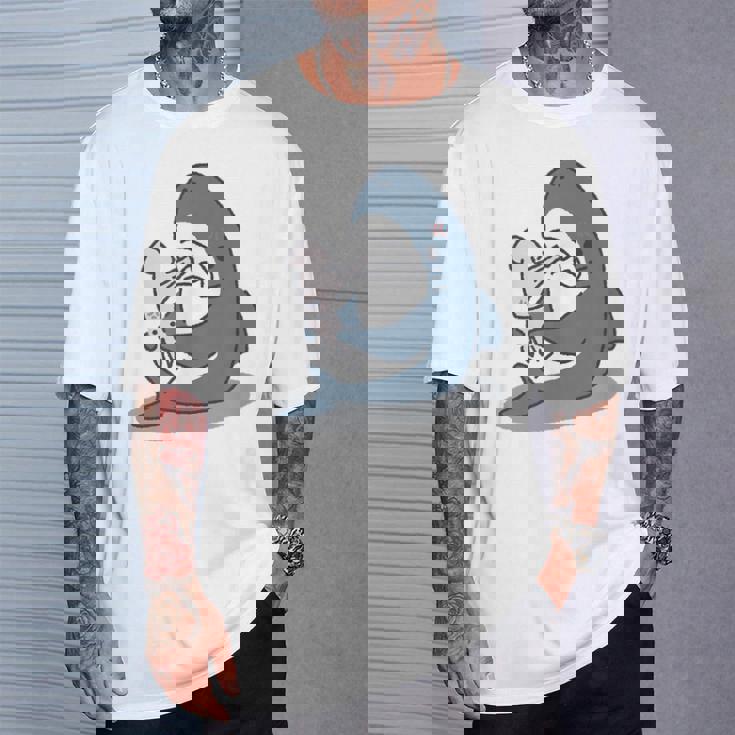 イカを噛み切ることができないサメ Tシャツ 彼への贈り物