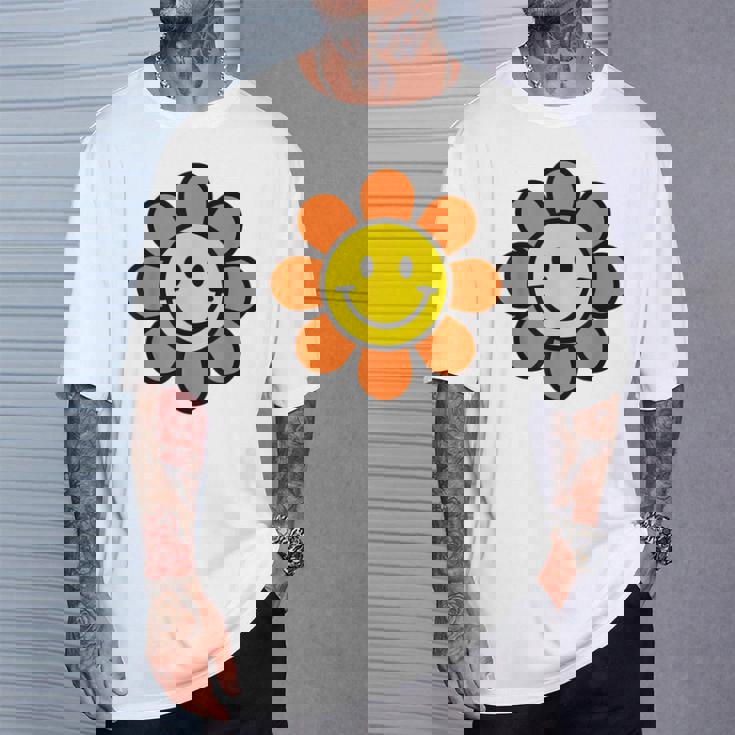 オレンジ イエロー ハッピー スマイル スマイル フェイス デイジー フラワーガール Tシャツ 彼への贈り物