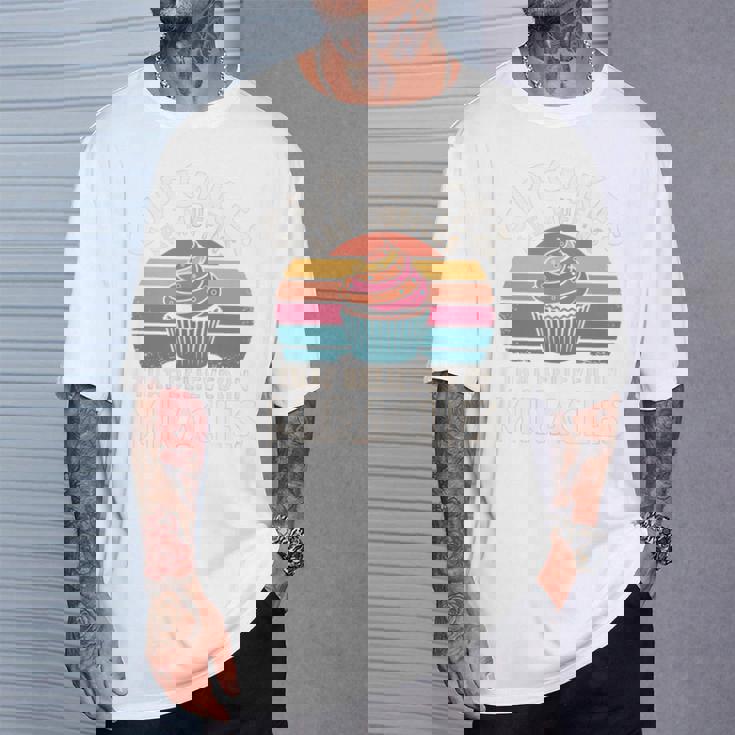 カップケーキは奇跡を信じたマフィンです レトロカップケーキ 長袖tシャツ Tシャツ 彼への贈り物