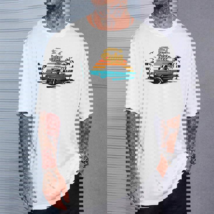 キューバ ヴィンテージカー ラム酒 葉巻 ビーチ 夕日 サーフボード ヤシの木 ハバナ ギフト お土産 太陽 カリブ海 Tシャツ 彼への贈り物