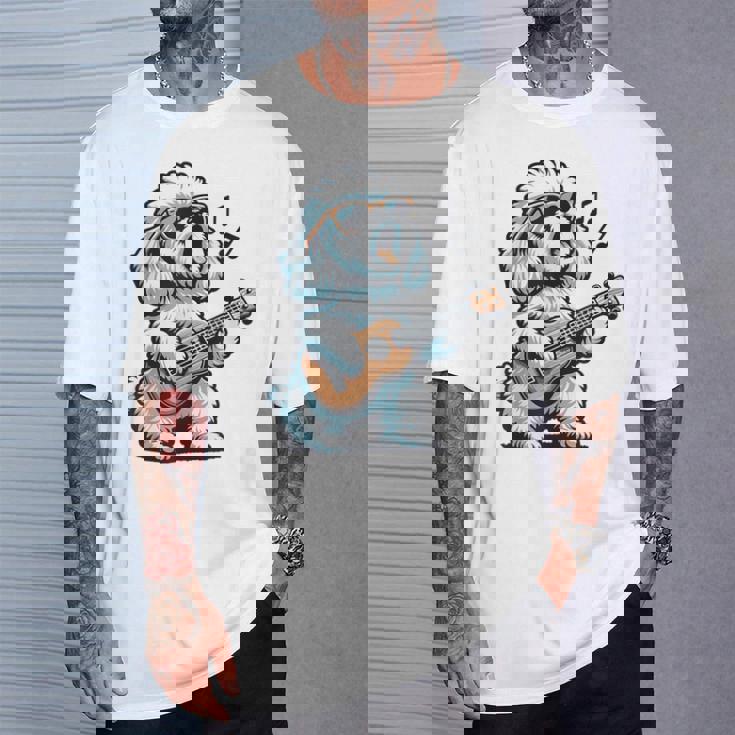 ギターを弾く犬 マルチーズプードル 面白い落書き Tシャツ 彼への贈り物