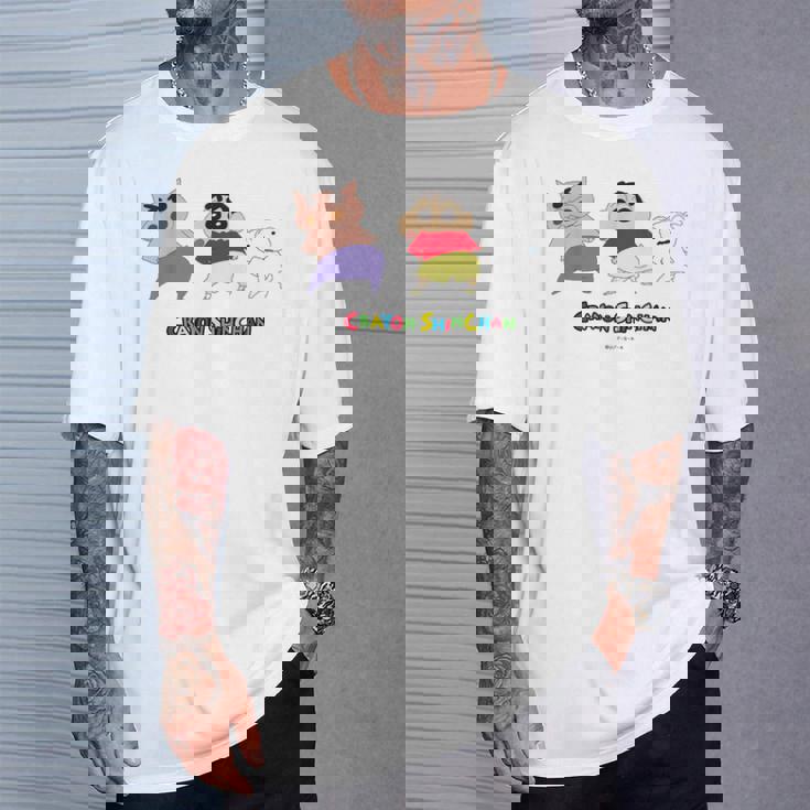 クレヨンしんちゃん 振り向き「ぶりぶり＆しんちゃん＆シロ」 Tシャツ 彼への贈り物