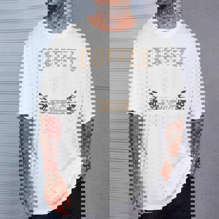 コーヒーとペキニーズ犬愛好家 Tシャツ 彼への贈り物