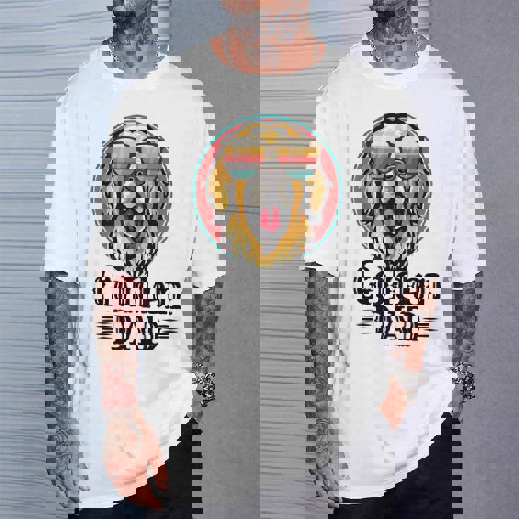 ゴールデンパパヴィンテージゴールデンレトリバー犬のための父親の日 Tシャツ 彼への贈り物