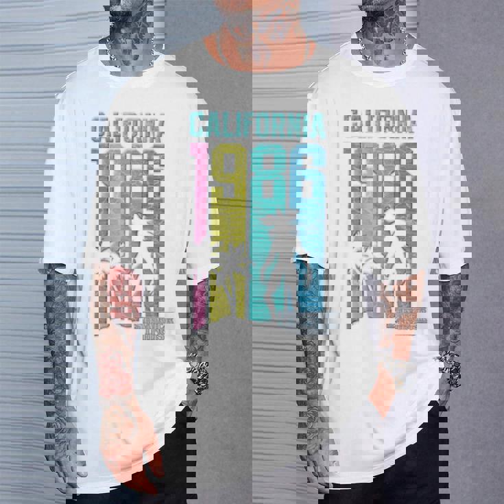 ストレンジャー・シングス デモゴルゴン カリフォルニア 1986年 ファン記念品 長袖tシャツ Tシャツ 彼への贈り物