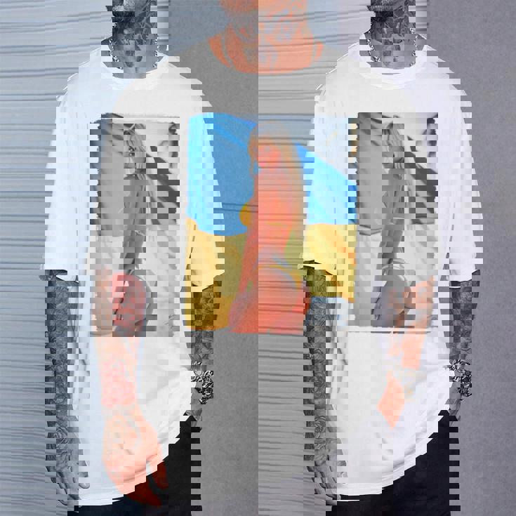 セクシーガールグラフィックtシャツ 「モダンピンナップガール&ウクライナ国旗2」 長袖tシャツ Tシャツ 彼への贈り物