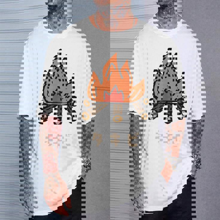 タキビ 焚き火 たきび キャンプ イラスト かわいい おもしろ キャンプグッズ Tシャツ 彼への贈り物