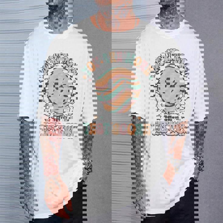 テスト先生 グルーヴィースマイル あなたはテスト結果以上のものです Tシャツ 彼への贈り物