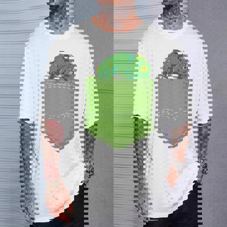 トロピカル アニマル トカゲ 爬虫類ラバー ポケット カメレオン Tシャツ 彼への贈り物