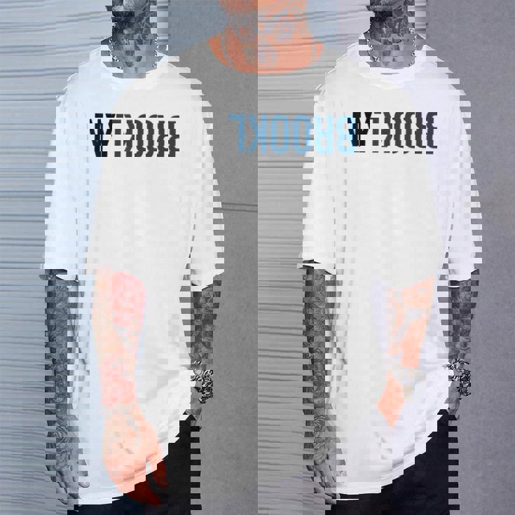 ニューヨークのファンのためのニューヨークブルックリンクリエイティブフリップデザイン Tシャツ 彼への贈り物