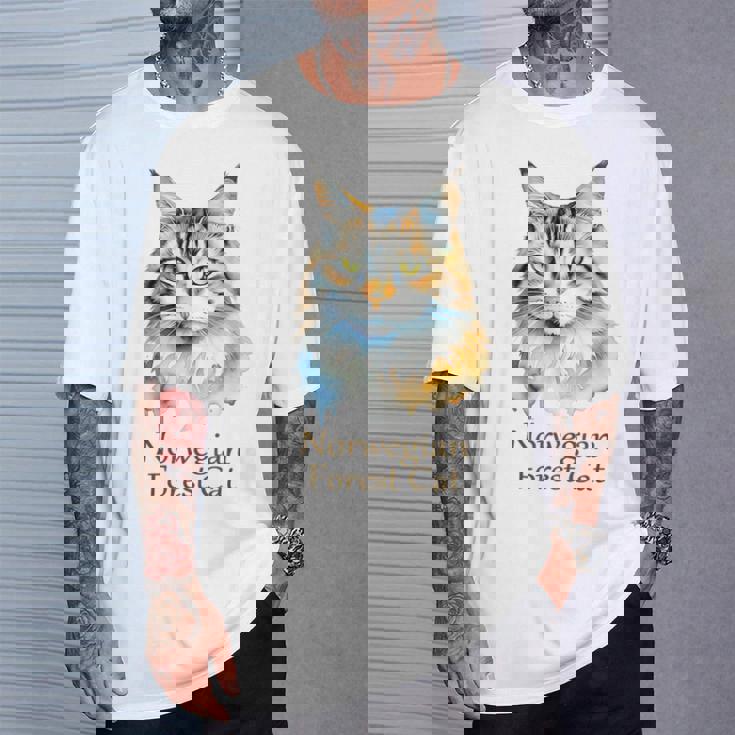 ノルウェージャンフォレストキャット 水彩画ポートレート2 Tシャツ 彼への贈り物
