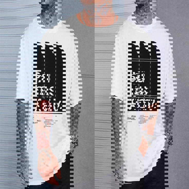 バウハウスアーカイブ – モダニストベルリンデザイン Tシャツ 彼への贈り物