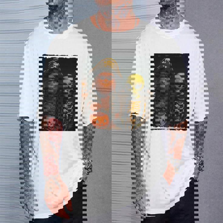 ビッグフットエイリアン 面白い ハロウィン トリック ドア カメラビュー 長袖tシャツ Tシャツ 彼への贈り物