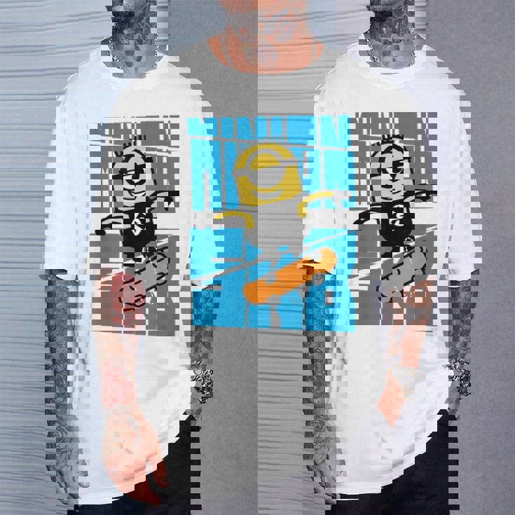 ミニオン Minionk8slash Carl Tシャツ 彼への贈り物