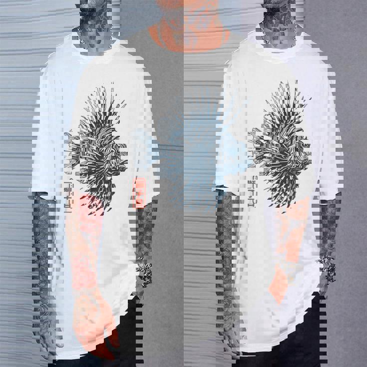 ミノカサゴ 水族館の魚飼育、水族館 Tシャツ 彼への贈り物